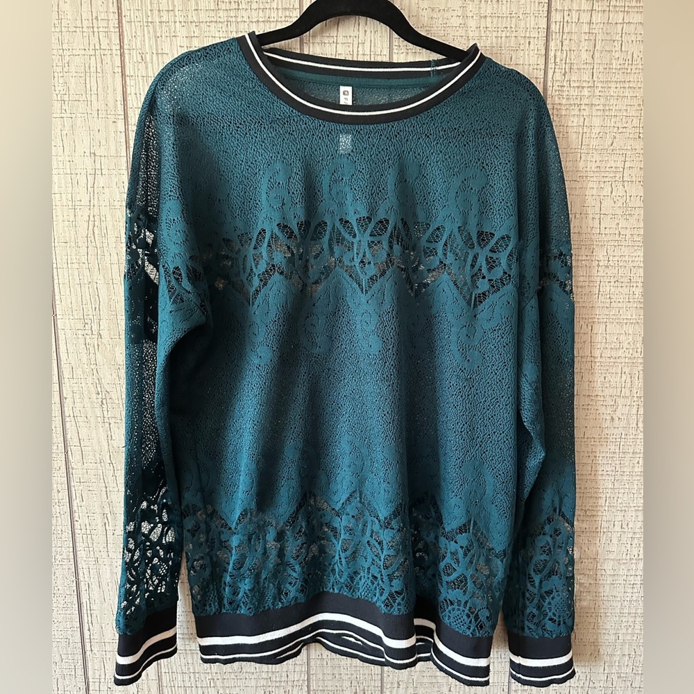 FABLETICS | Lace Crew Pullover Tunic| Size Large